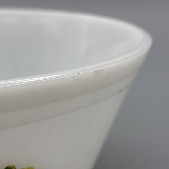 Vintage Federal Glass Vegetable Harvest 2 Quart Garden Vegetable Milk Glass Bowl - Picture 3 of 10